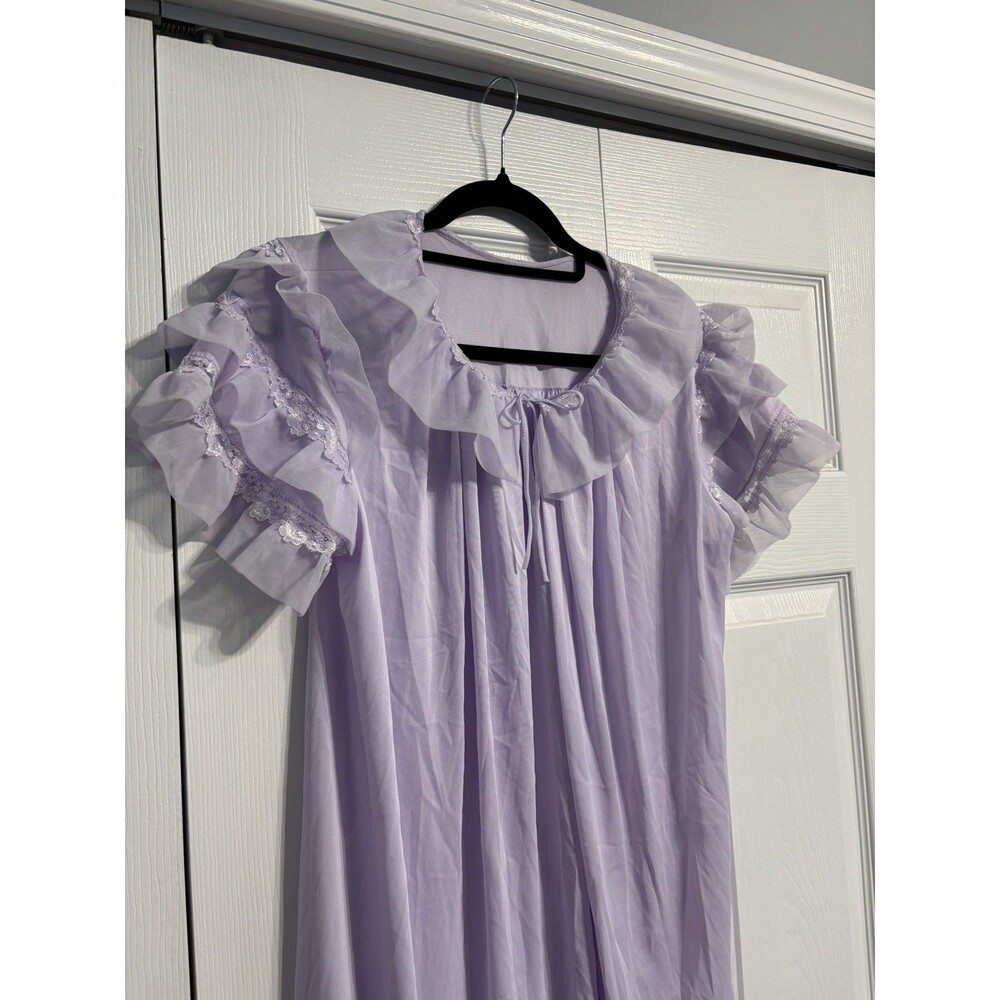 Vintage 1950s Movie Star Sheer Lace trim Ruffle sleeve Robe women’s medium lilac